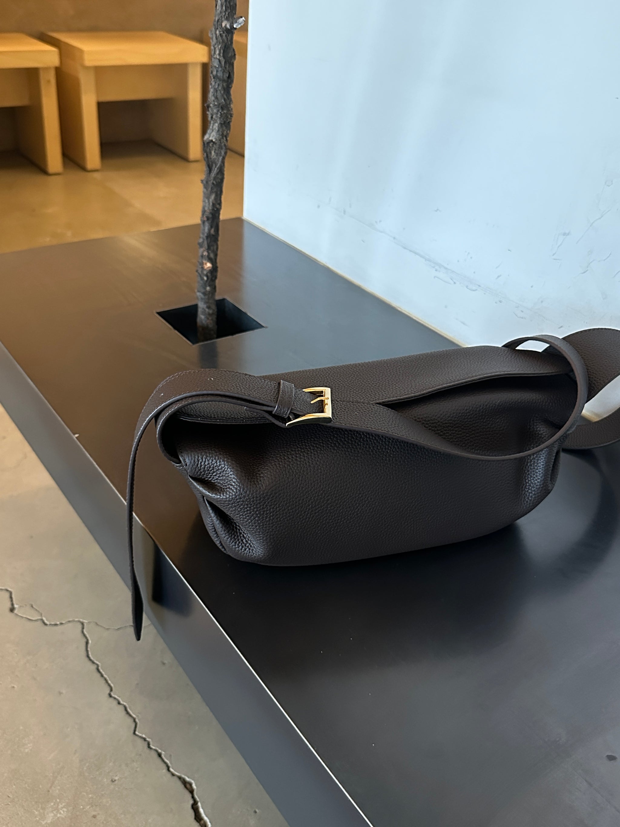ベンジャミン　ショルダーバッグ　dark brown Leather shoulder Bag – BenjaMin officialHP